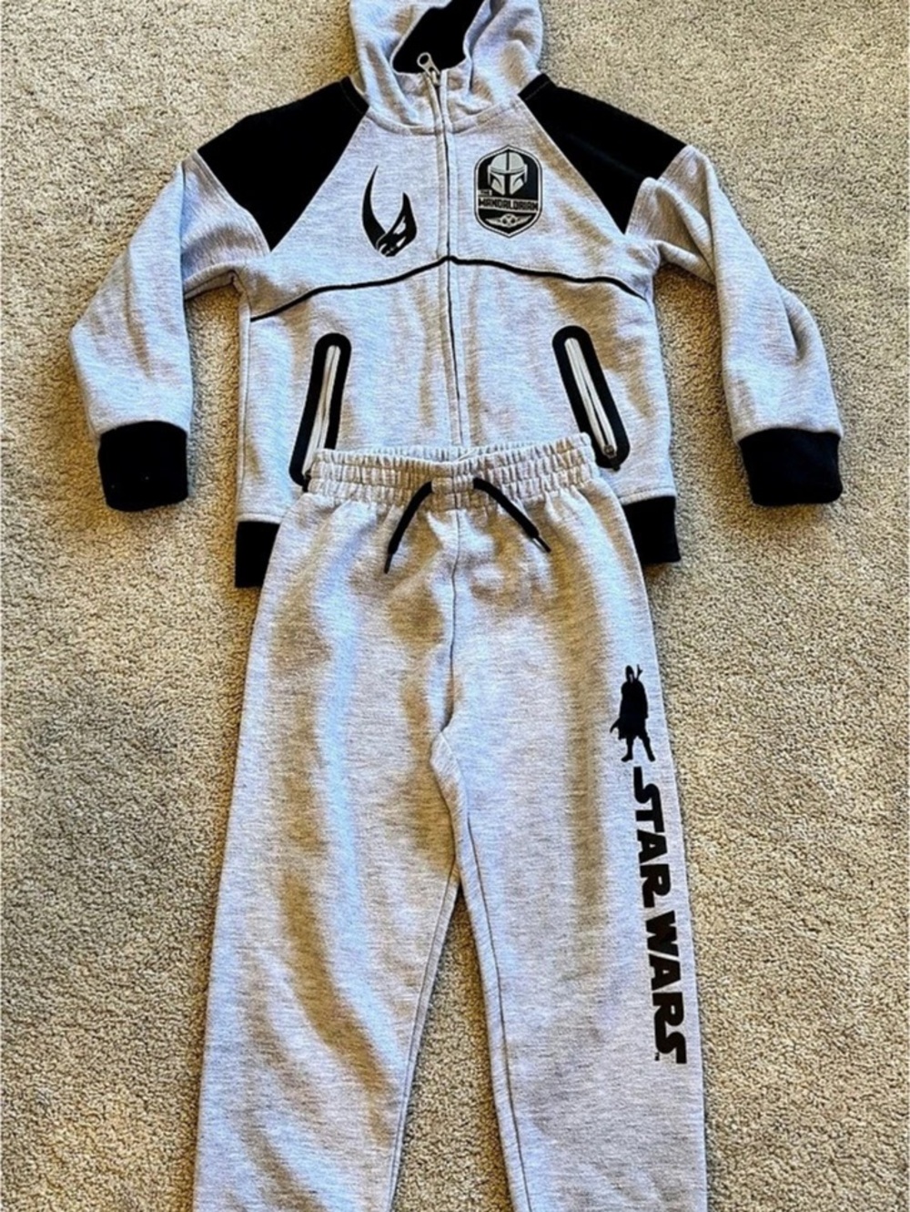 Star Wars Mandalorian Boys 2 Piece Hoodie Jogger Tracksuit Set 4T